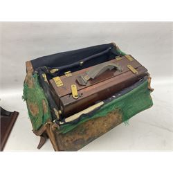 Collation of folding plate cameras of various sizes folding plate in mahogany and lacquered brass, together with camera plates and slides
By vendors repute some slide are from the Gandolfi workshop