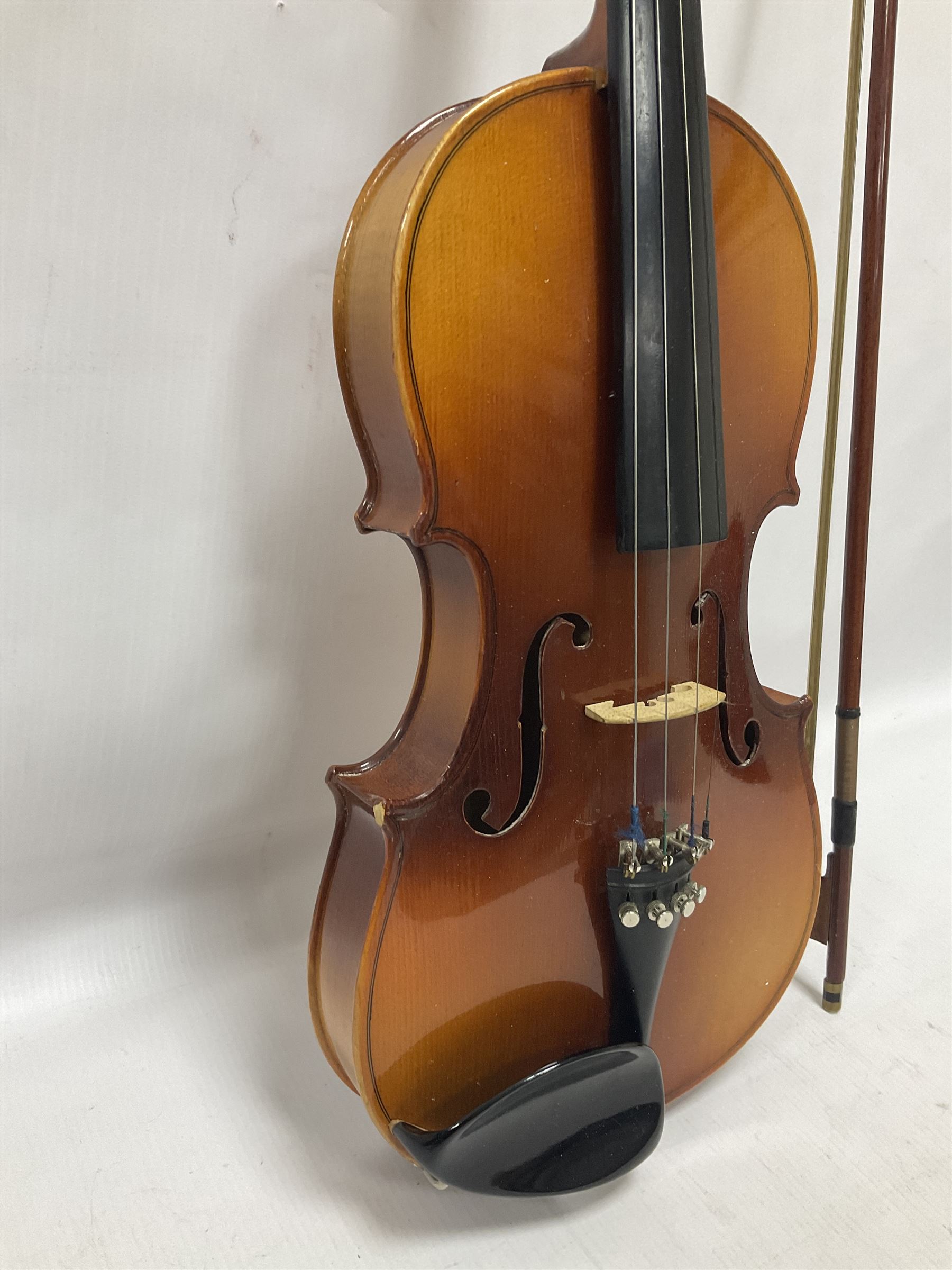Full size violin with a maple back and ribs | Musical Instruments ...