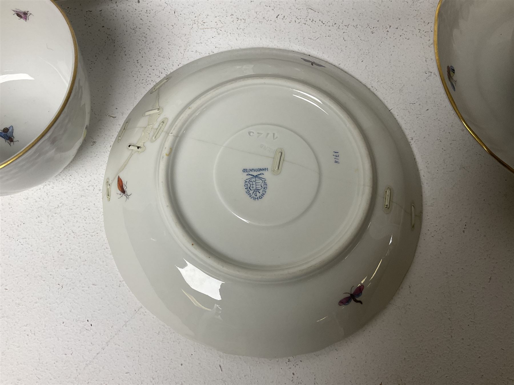 Herend of Hungary Rothschild bird pattern, part tea service, comprising two large teacups and saucers, two teacups and three saucers, milk jug, sugar bowl, five dessert plates and two side plates (18)