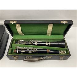 F. Buisson Dallas London oboe, serial no.5434; Boosey & Hawkes Lafleur clarinet, serial no.807004; and incomplete Boosey & Hawkes Regent clarinet, serial no.372169; each in fitted carrying case (3)