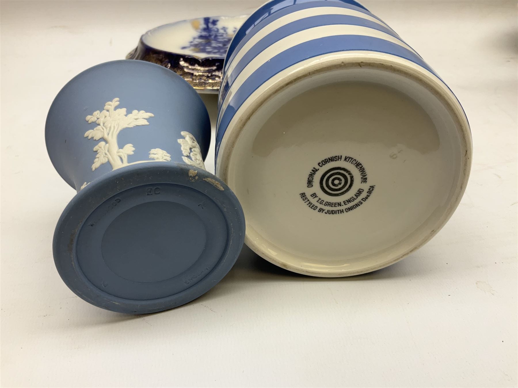 Quantity of blue and white ceramics to include Spode Italian pattern shallow bowl, Booths plate decorated with willow pattern, Wedgwood Jasperware tulip vase, T.G Green Cornish ware lidded storage jar, Delft style ceramics etc in two boxes