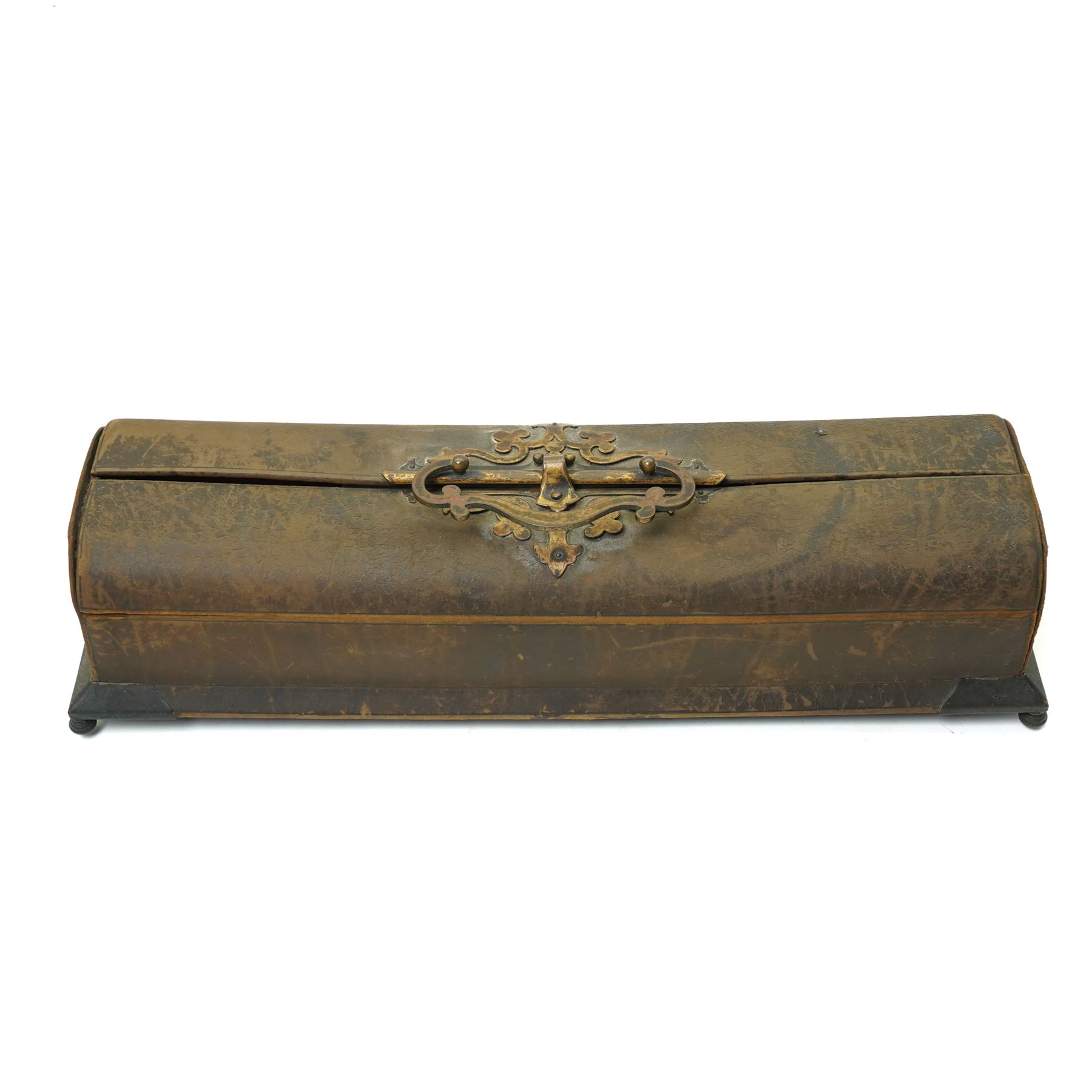 Mid 19th century leather fan case with plush lined interior and fitted with a two air musical movement on sort turned supports L36cm