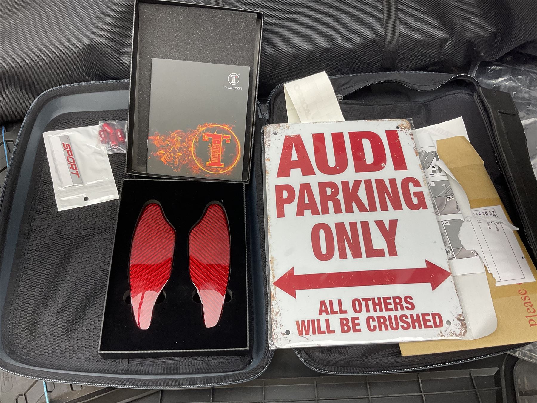 Audi Q5 and Land Rover rubber car mats, together with other Audi roof rack, accessories etc