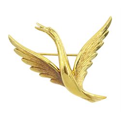9ct gold swan in flight brooch, stamped 375