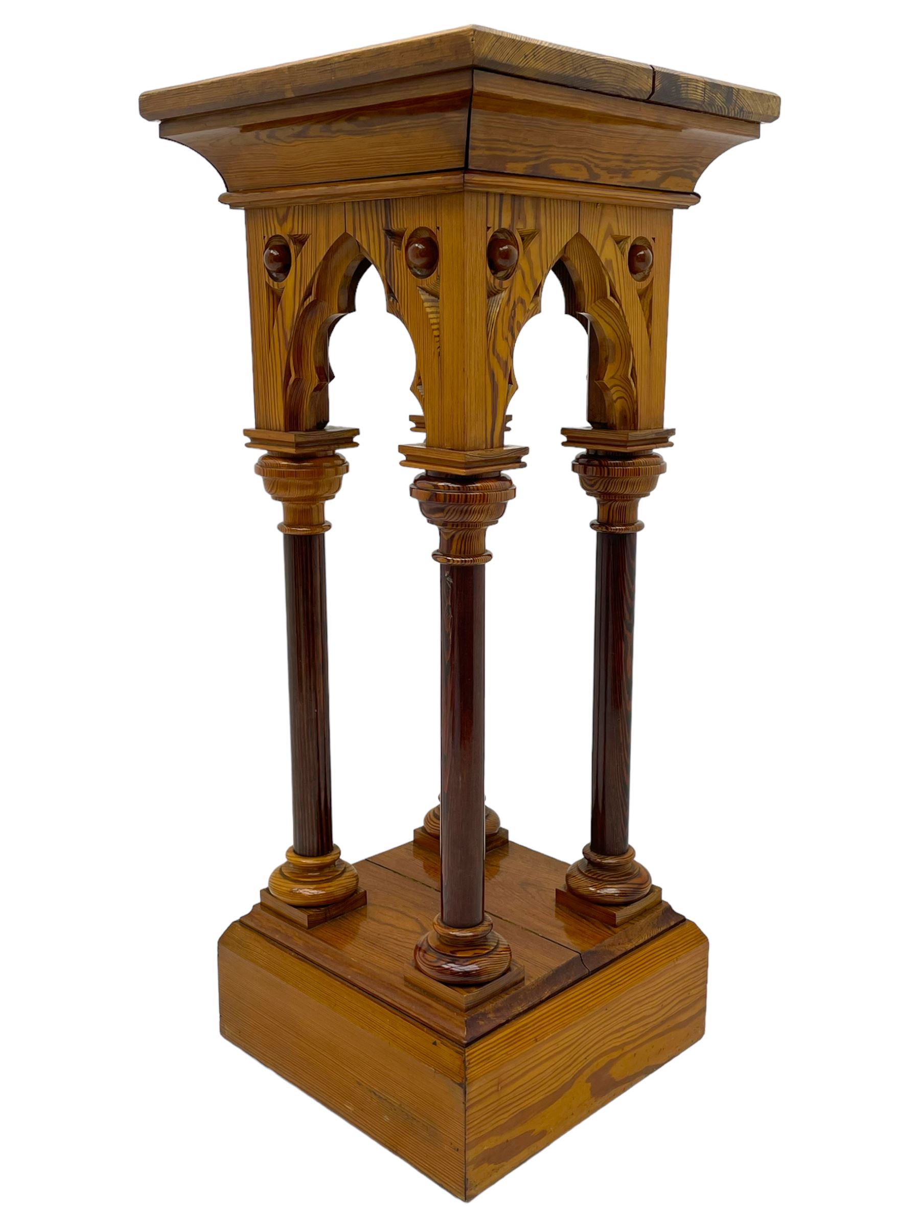 * antique pedestal ୨୧ * 19世紀 アンティークの 台座 19th Century French Antique Pedestal Dining Table – Le Chateau
