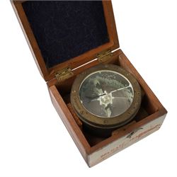WWII Air Ministry 'Bombsight D' compass, in fitted wooden box