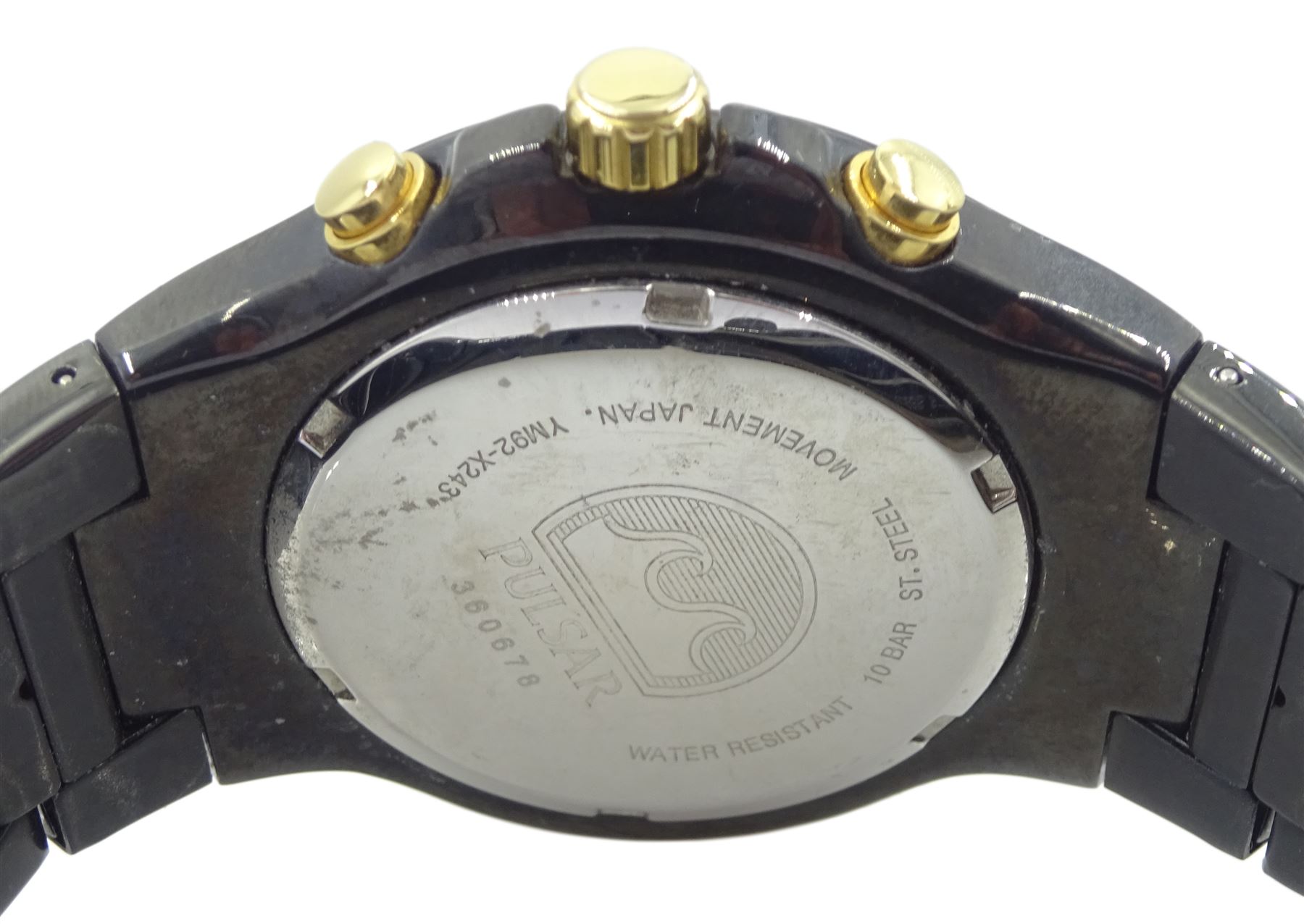 accurist chronograph alarm wr100