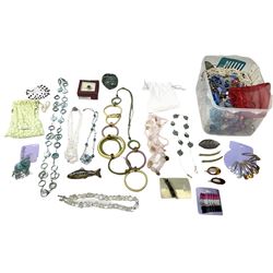 Quantity of costume jewellery to include bangles, necklaces, rings, bracelets,  brooches etc, in one box 