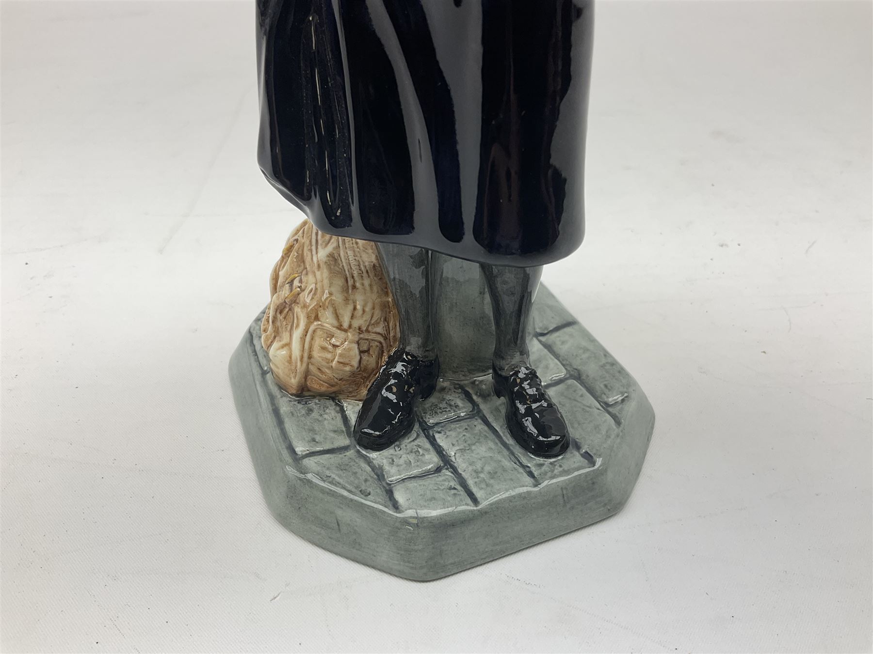 Royal Doulton Women's Royal Navy Service Classics figure, modelled by Valerie Annand, HN4498, limited edition no 7/2500, H23cm