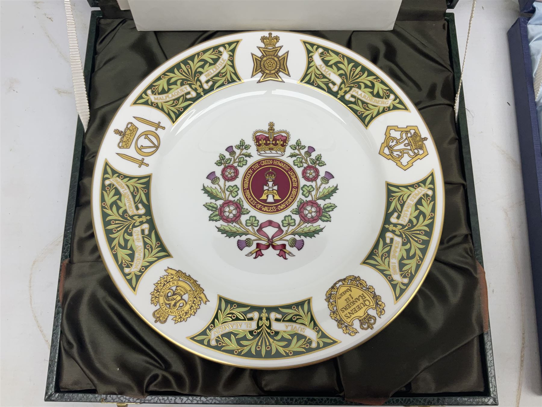 Five Spode Mulberry Hall limited edition Regimental commemorative plates - Parachute Regiment No.51/500; Gloucestershire Regiment No.38/500; Duke of Wellington's Regiment No.285/500; Royal Welch Fusiliers No.40/500; and Green Howards No.213/500; all boxed with certificates (5)