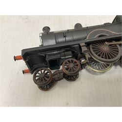 ‘00’ gauge - two kit built locomotive and tenders comprising SR Wainwright Class C 4-4-0 no.115 finished in SE&CR green; SR Wainwright Class D 4-4-0 no.31750 finished in BR black; both with Wills Finecast boxes (2) 