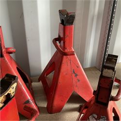 Par of small and large heavy duty  jack stands painted in red  - THIS LOT IS TO BE COLLECTED BY APPOINTMENT FROM DUGGLEBY STORAGE, GREAT HILL, EASTFIELD, SCARBOROUGH, YO11 3TX