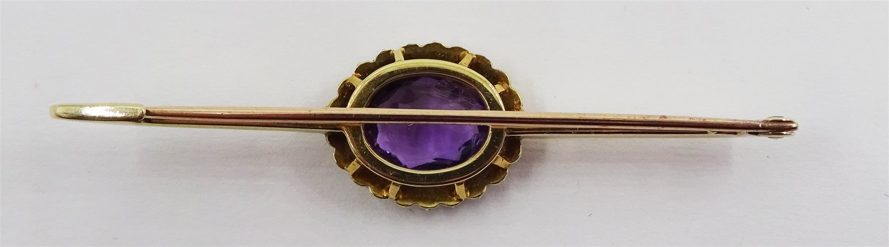 Gold Kambaba jasper ring and an Edwardian gold amethyst and seed pearl bar brooch, both 15ct
