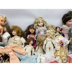 Various dolls to include porcelain, jointed and soft body examples, boxed examples including The Leonardo Collection ‘Snow Princess’ doll etc