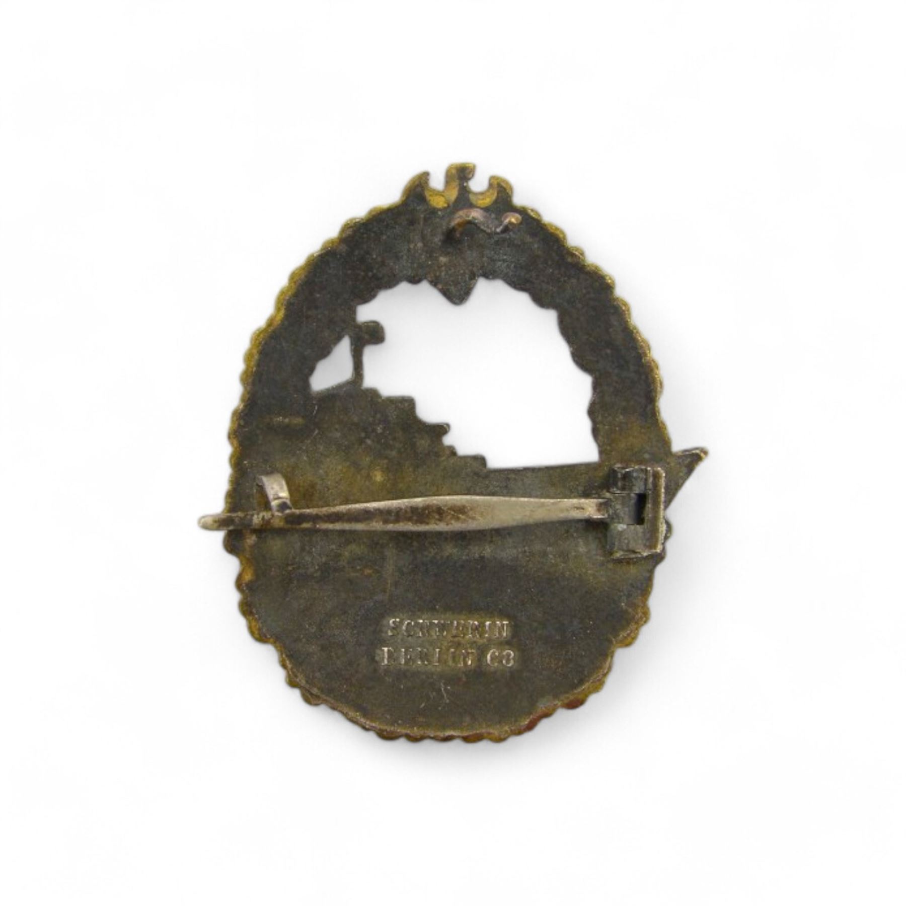 WWII German Third Reich Kriegsmarine Destroyer Badge by Schwerin, with maker’s mark ‘Schwerin Berlin 68 beneath