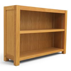 Contemporary Oak small bookcase, adjustable shelving