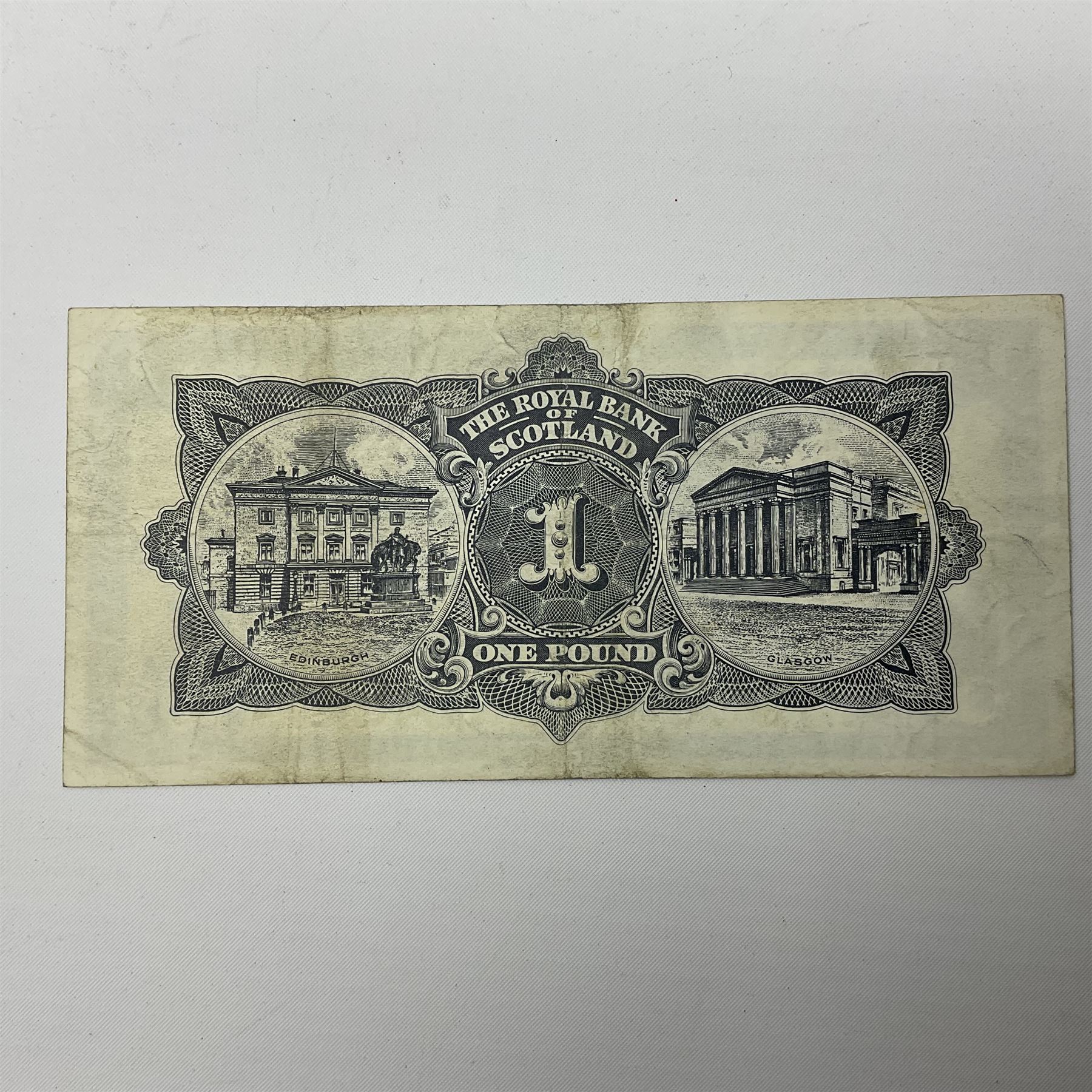 Irish and Scottish banknotes to include Bank of Ireland 5 January 1939 ‘B15’ one pound, two Bank of Scotland 1964 ‘AD07’ and ‘AF05’ one pound notes, one 1966 ‘CQ77’ one pound, and further notes from Clydesdale Bank, National Commercial Bank of Scotland Ltd. etc, housed in plastic sleeves