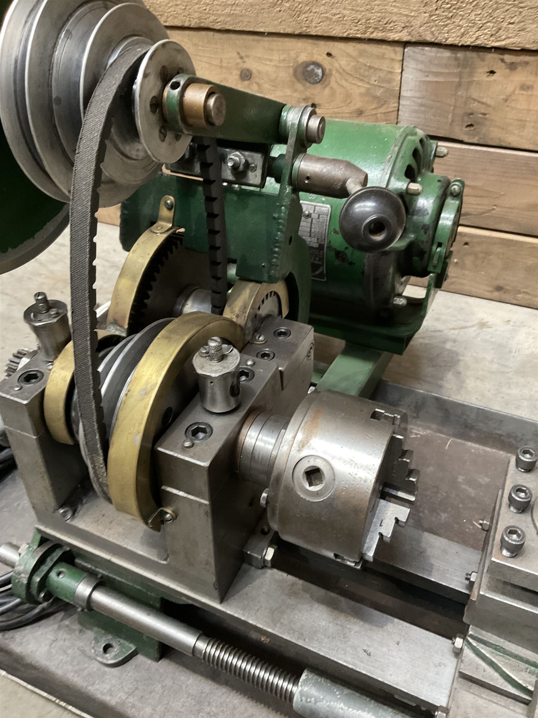 Metalworking lathe 240v