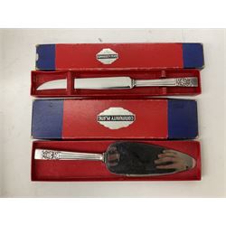 Oneida Community silver plated canteen of cutlery, decorated in the Coronation pattern, cased, together with additional silver plated cutlery