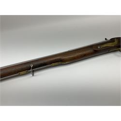 Reproduction 11-bore black-powder blunderbuss, the 61.5cm barrel with black-powder marks and ramrod under, walnut full stock with steel lock and brass fittings and two sling swivels, serial no.155, L101cm overall SHOTGUN CERTIFICATE REQUIRED