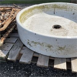 White enamel circular shallow trough - THIS LOT IS TO BE COLLECTED BY APPOINTMENT FROM DUGGLEBY STORAGE, GREAT HILL, EASTFIELD, SCARBOROUGH, YO11 3TX