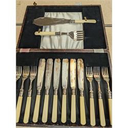 Orrefors glass vase, Walker & Hall silver plated flatware, together with three modern metal wine bottle stoppers, set of six Krysta glasses and other glassware and metal ware, in two boxes