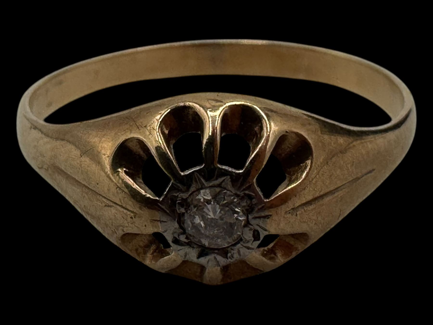 9ct gold illusion set diamond signet ring and a 9ct gold garnet ring