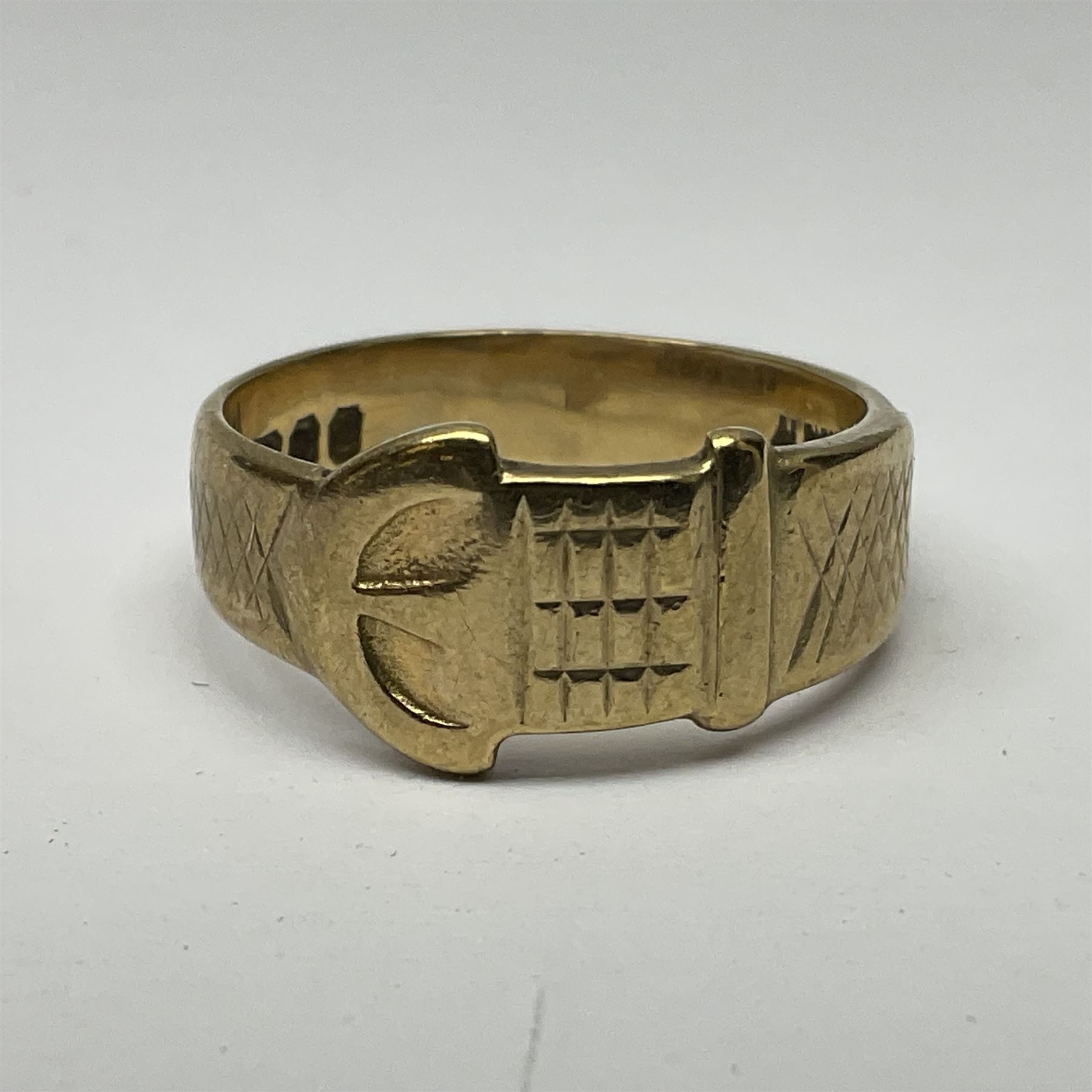 9ct gold enamel RAF sweetheart brooch, boxed, 9ct gold buckle ring and a pair of 9ct rose gold shirt studs