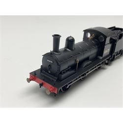 Hornby '00' gauge - D49/1 Hunt Class 4-4-0 locomotive 'The Cotswold' No.62760; and Class J15 0-6-0 locomotive No.65475; both DCC ready; both boxed (2)