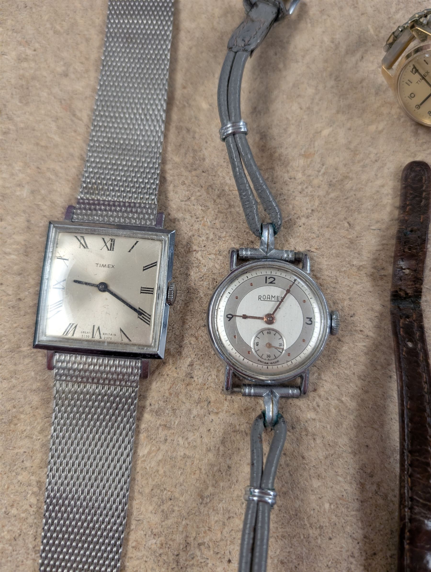 Collection of wristwatches, including ladies 9ct gold cased Avia 15 jewels wristwatch on plated strap, gentleman's Seiko 5 wristwatch etc