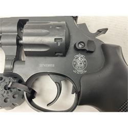 Umarex Smith and Wesson model 586-4 .177 air pistol serial no.S074938959 with circular 10-shot magazine L29cm  NB: AGE RESTRICTIONS APPLY TO THE PURCHASE OF AIR WEAPONS.