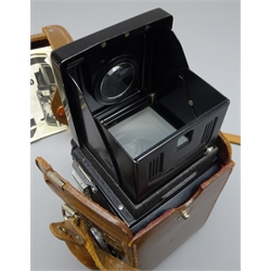  Minolta Autocord Twin Lens Reflex camera with Chiyoko Rokkor f3.5/75mm lens No.2116043 and Seikosha -MX shutter, c1958 in leather case  