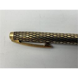 Sheaffer Imperial Sovereign fountain pen with 14k gold filled diamond pattern case and 14k gold nib, together with further Imperial Sovereign ballpoint pen, both in lined blue boxes