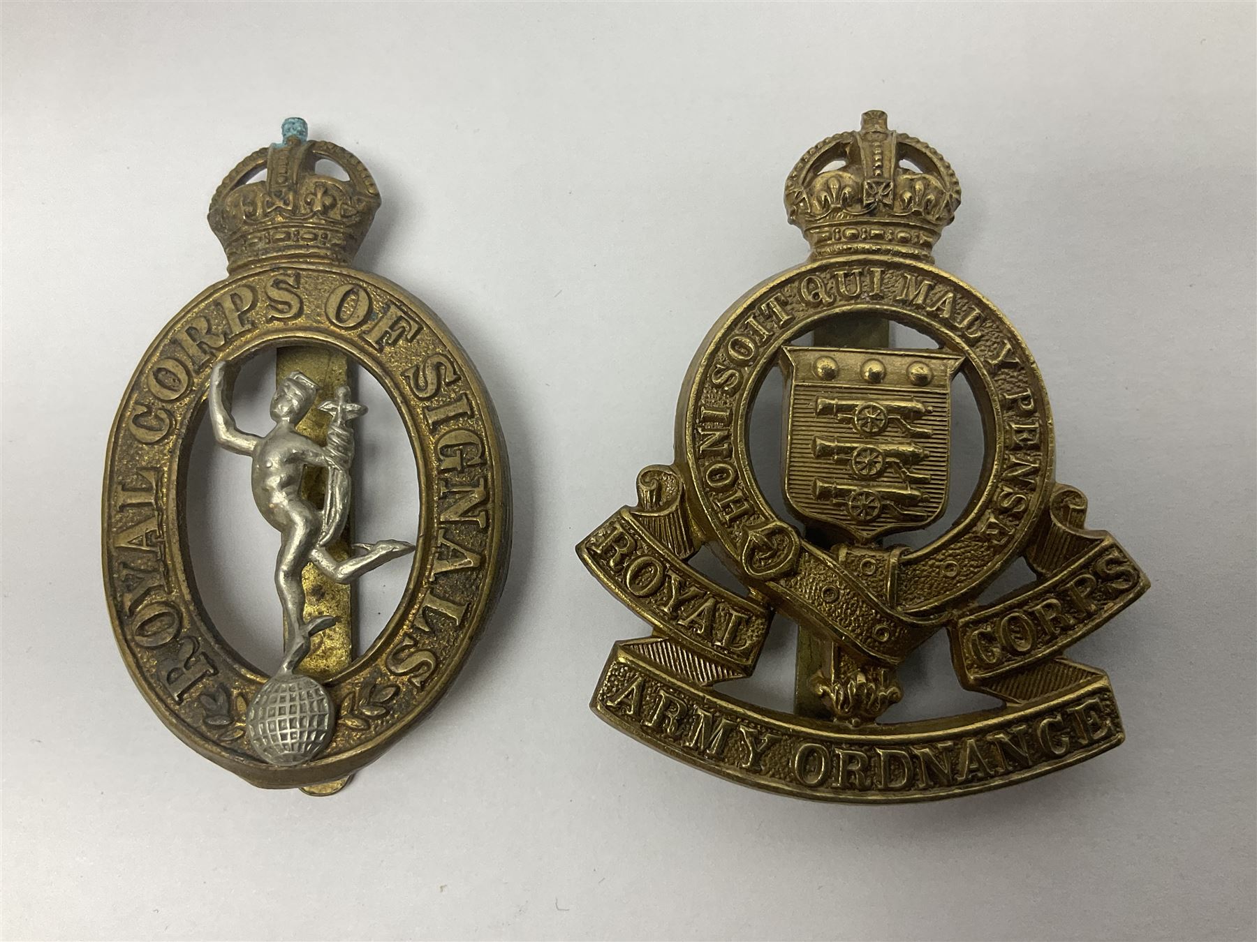 Twenty-seven military metal cap badges including Royal tank Corps, Reconnaissance Corps, Royal Armoured Corps, Royal Corps of Signals, Womens Army Auxiliary Corps, Queen Mary's Army Auxiliary Corps, Auxiliary Territorial Service,  Royal Engineers, REME, Army physical Training Corps etc 