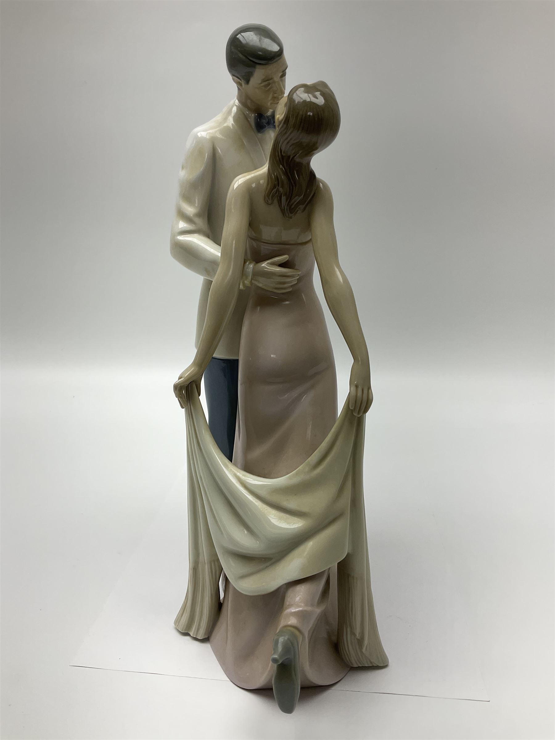 Two Lladro figure groups, Happy Anniversary no 6475 and Meal Time no 6109, largest H32cm