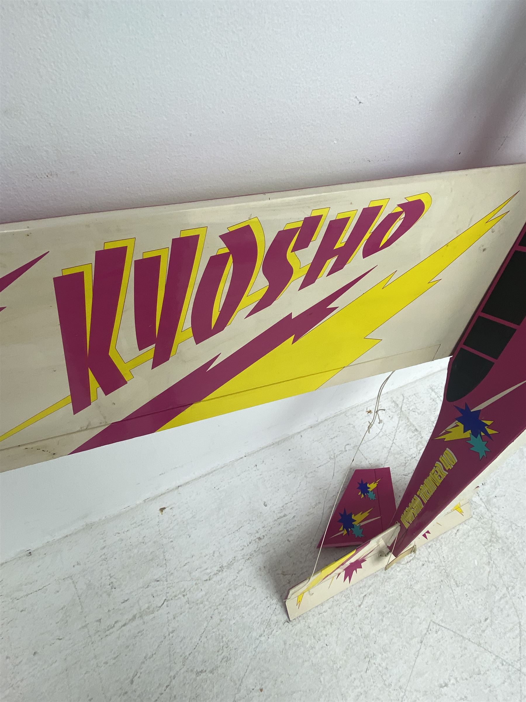 Kyosho Trainer 40 remote control aeroplane, L120cm, W161cm