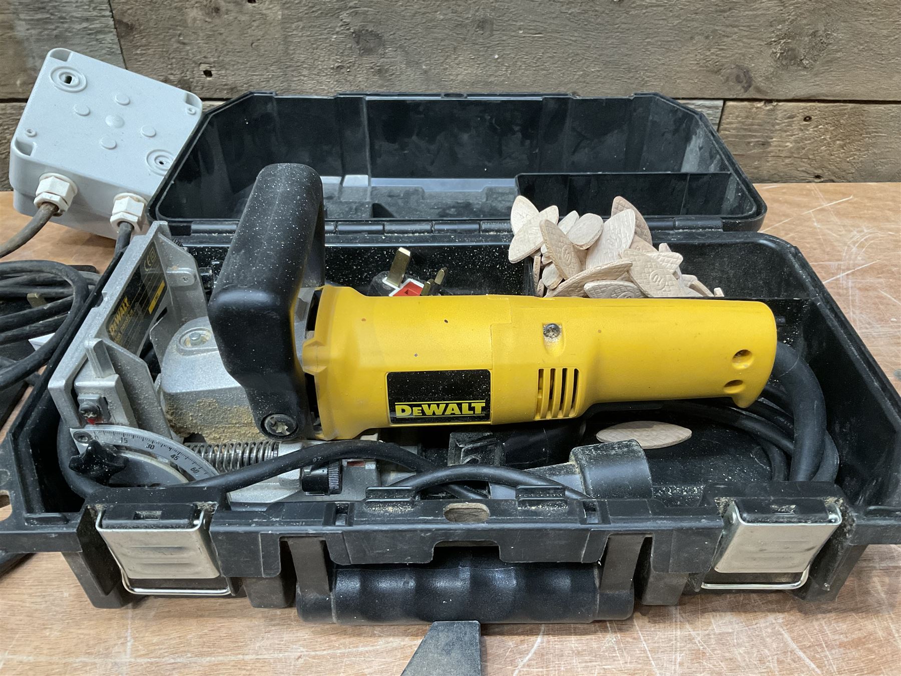 Bosch GOH 1700 ACE router and DeWalt biscuiter  - THIS LOT IS TO BE COLLECTED BY APPOINTMENT FROM DUGGLEBY STORAGE, GREAT HILL, EASTFIELD, SCARBOROUGH, YO11 3TX