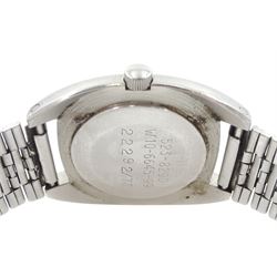 Hamilton military stainless steel wristwatch, back case No. 523-8290 W10-6645-99 22292/73, on stainless steel bracelet