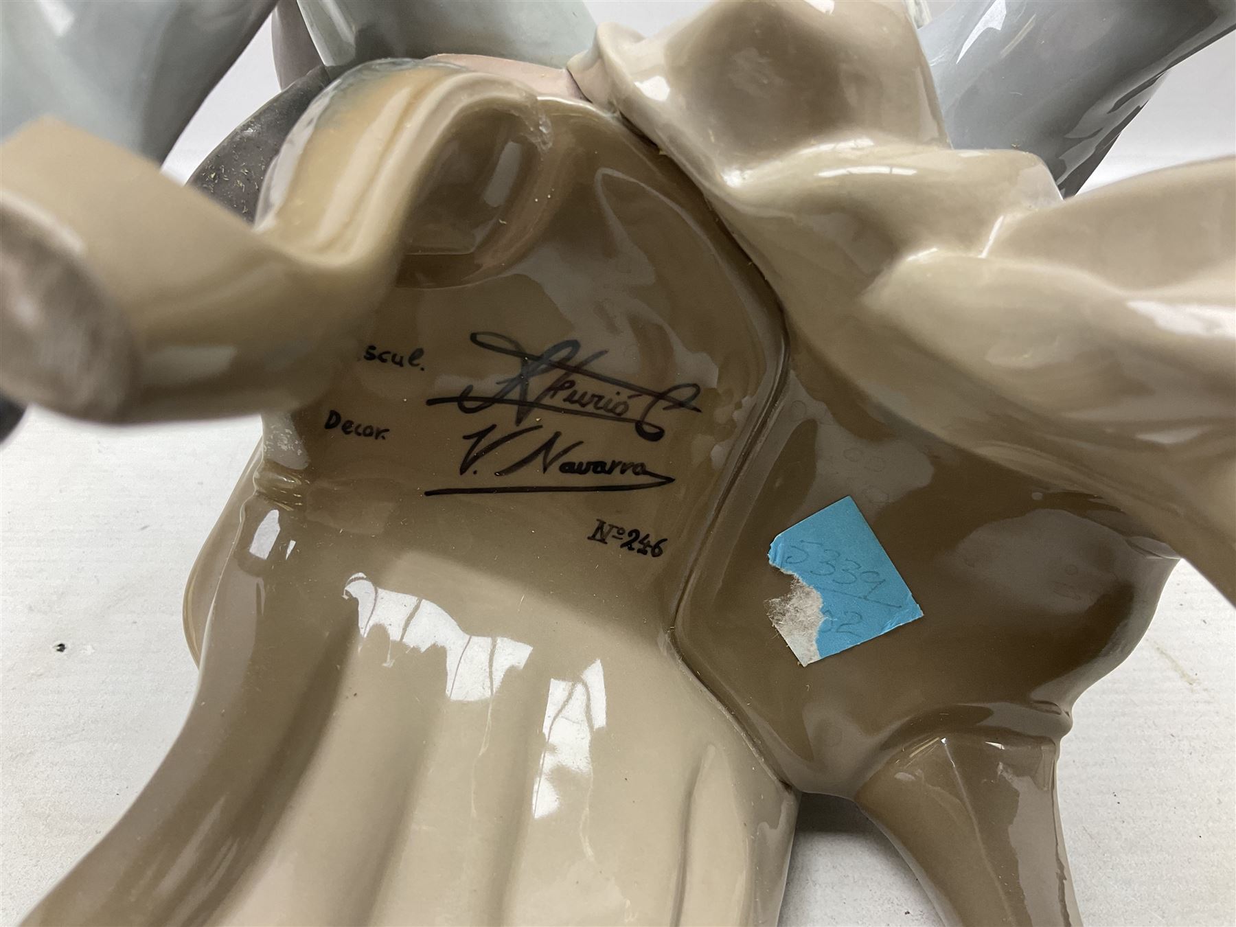 Lladro figure, Beethoven, limited edition 246/3000, Sculpted by Salvador Furio, no 5339, with original box year issued 1985, year retired 1993, H34cm