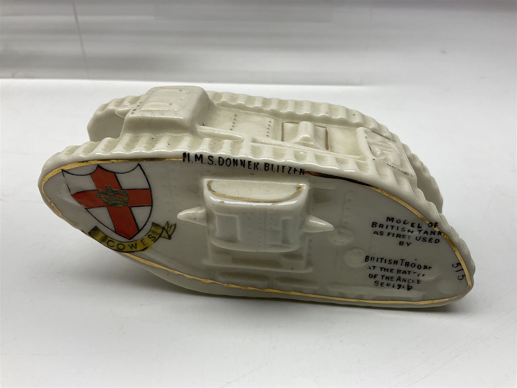 Ten WW1 crested china military models of tanks and field guns; various makers including Goss, Grafton China, Arcadian China, Savoy China etc; various crests including Portsmouth, Brighton, Pendleton, Paignton, Cowes, Flamborough etc (10)