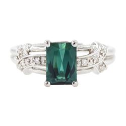 18ct white gold green tourmaline and diamond ring, single radiant cut tourmaline of approx...