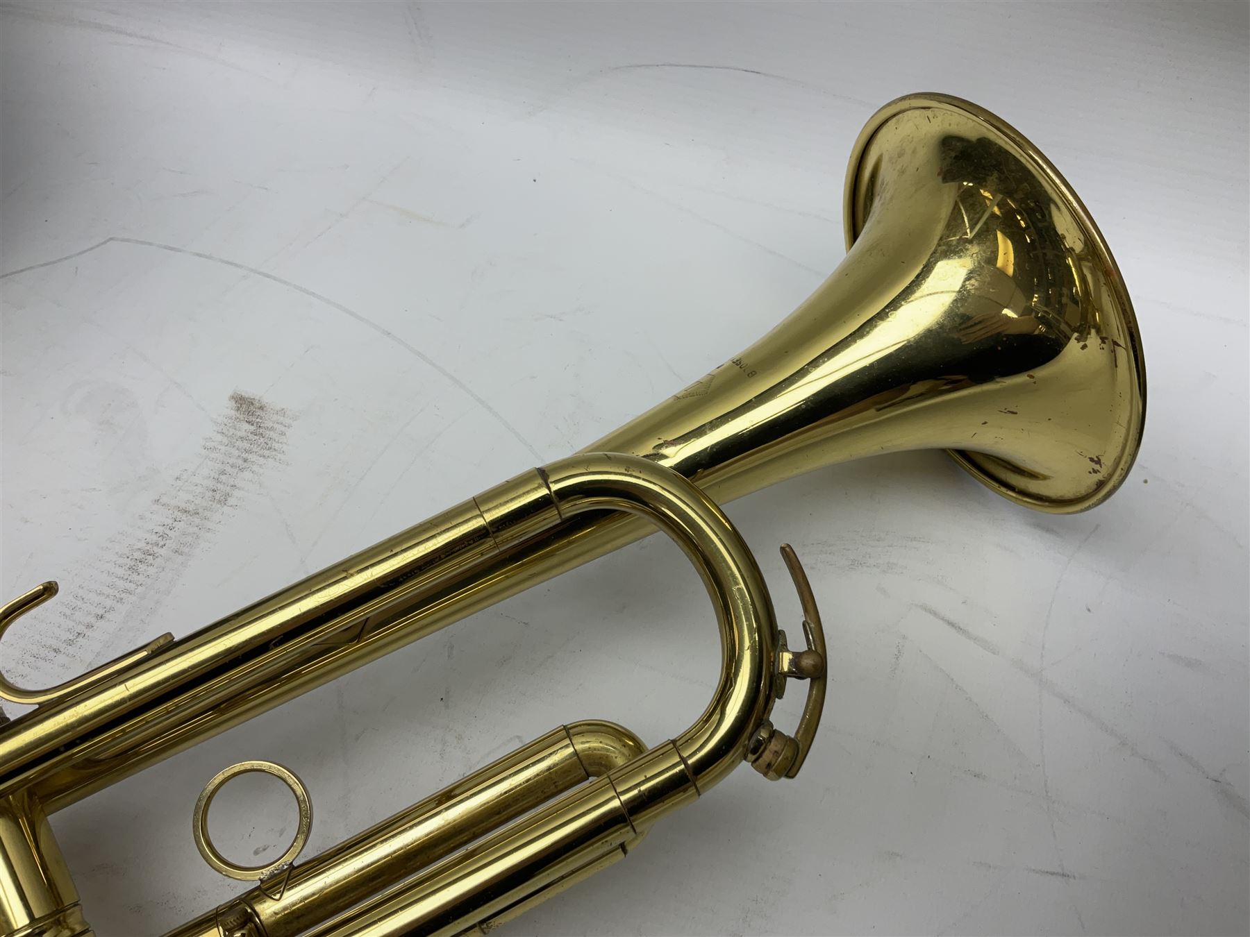 Lafleur trumpet serial no.054827; and Intermusic five-piece clarinet; both cased (2)