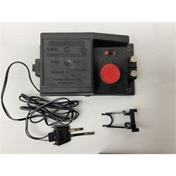 Hornby '00' gauge - Flying Scotsman boxed electric train set with No.4472 'Flying Scotsman' locomotive, three coaches and accessories