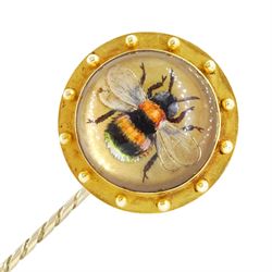 19th / early 20th century 18ct gold Essex crystal bee stick pin, the border with bead decoration