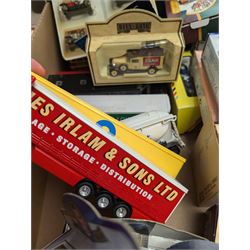 Collection of diecast model vehicles, including Great British Buses, Corgi, Lledo and Oxford examples