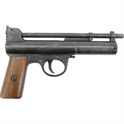 Webley Mark I .177 air pistol, circa 1924, serial number 34599, the air chamber marked Webley Air Pistol Mark I, Webley & Scott Ltd. Birmingham & London, with logo inset to the wooden grips, H13cm, L20cm