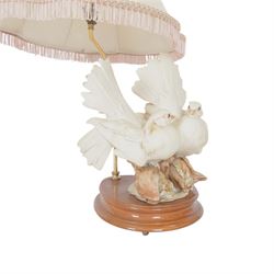 Capodimonte table lamp, modelled as two doves upon corn, with lampshade, H74cm
