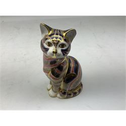 Three Royal Crown Derby  Imari pattern paperweights, comprising seated kitten and sleeping kitten, both with gold stoppers and large seated cat with silver stopper