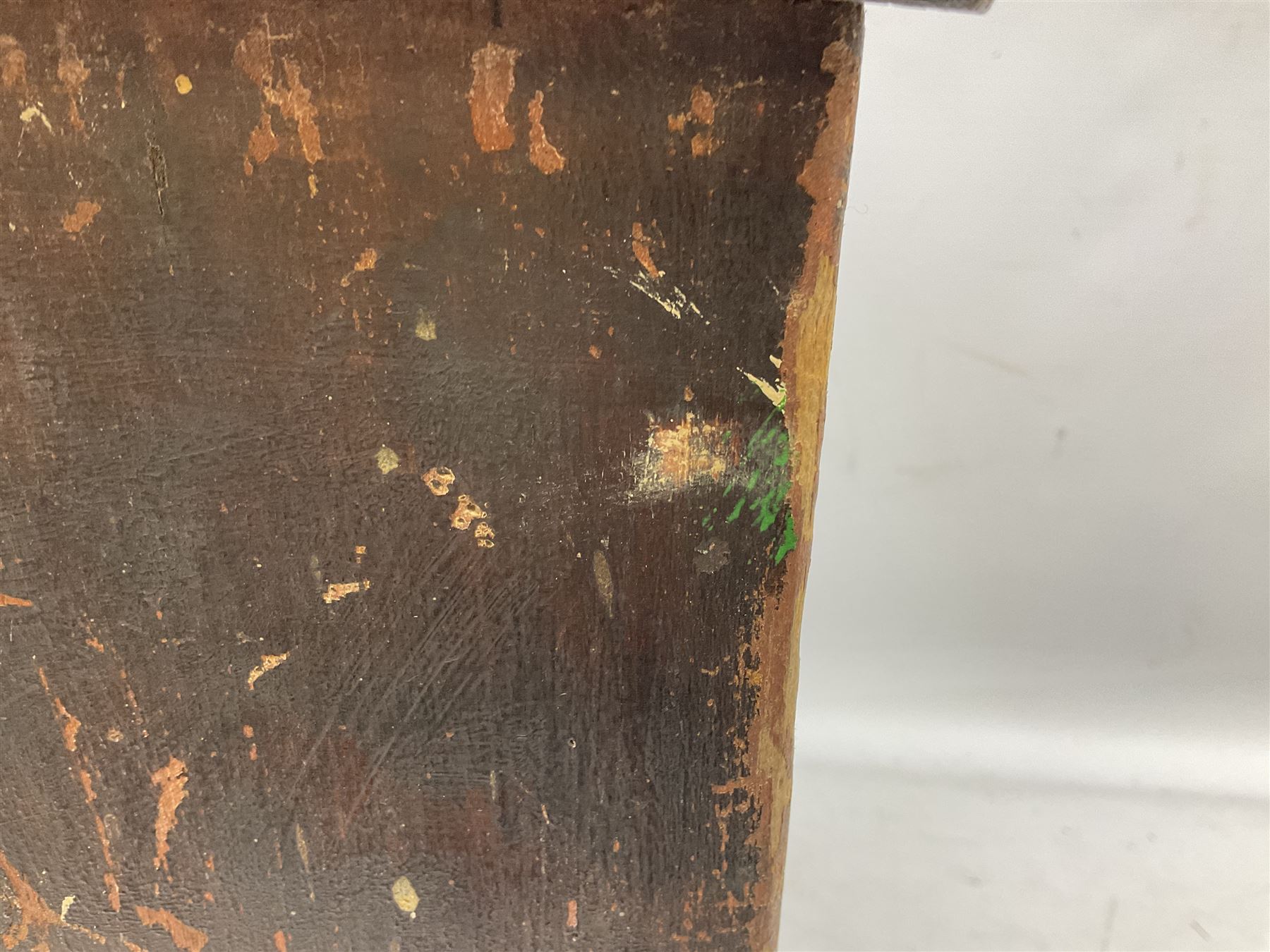 Early 20th Century Dewhurst table top chest, decorated with gilded 'Dewhurst's Sylko Machine Twist Strong Lustrous' lettering above six long drawers with names and numbers of cotton also detailed in gilt, H39cm