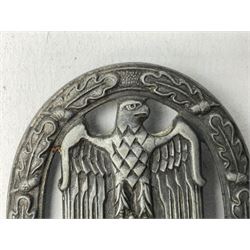 WW2 German General Assault badge and a Wound badge (2)